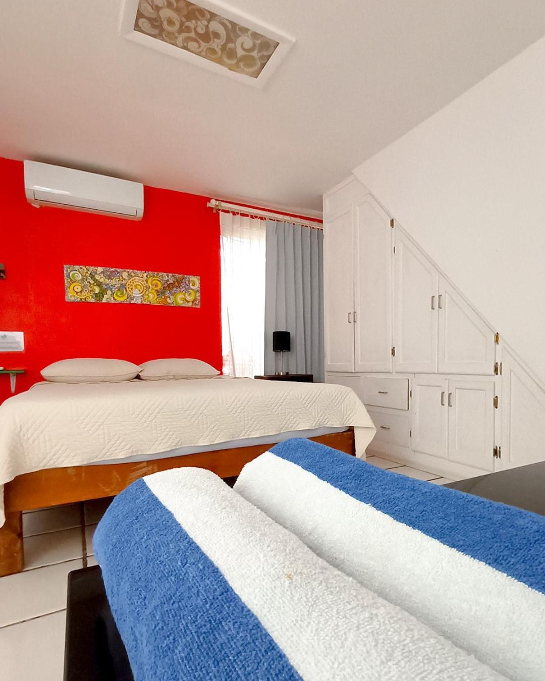 Adventure Inn Ла-Пас Экстерьер фото